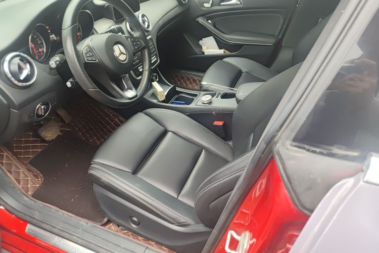 奔驰CLA 2017款 改款 CLA 200 时尚型中控内饰19