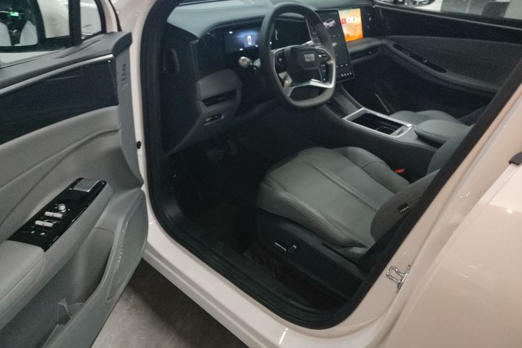 吉利银河 银河L7 2025款 EM-i 115km 探索版中控内饰20