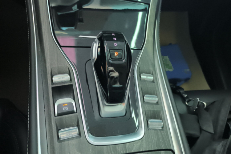 蓝电E5 2024款 荣耀版 100KM臻享型 7座局部细节18