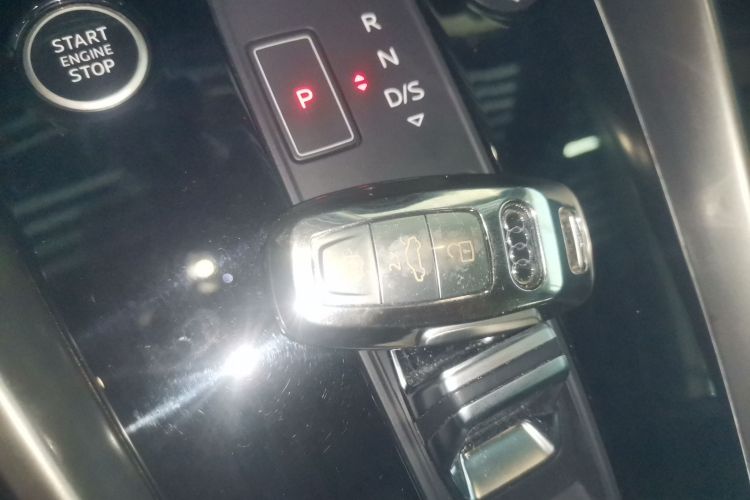 奥迪A3 2024款 A3L Limousine 35 TFSI 时尚运动型中控内饰11