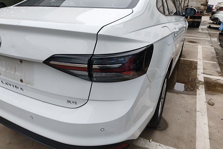 大众 朗逸 2023款 新锐 1.5L 自动新逸版车身外观9