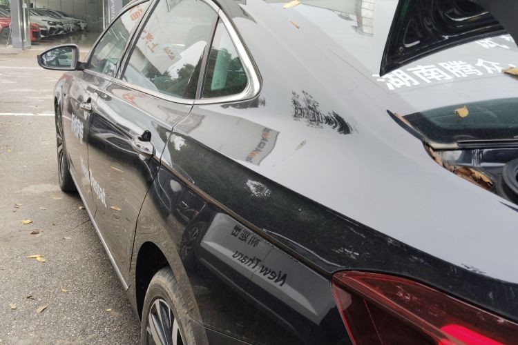 大众 帕萨特 2024款 380TSI 龙耀版车身外观4