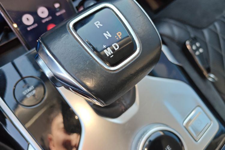 红旗HS5 2019款 2.0T 智联旗享版局部细节18