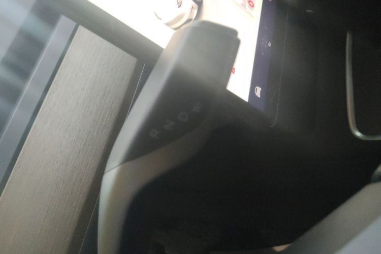 特斯拉 Model Y 2022款 改款 后轮驱动版中控内饰18