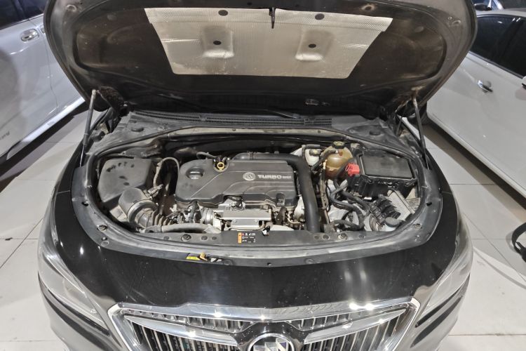 别克 君越 2018款 20T 精英型机舱底盘24