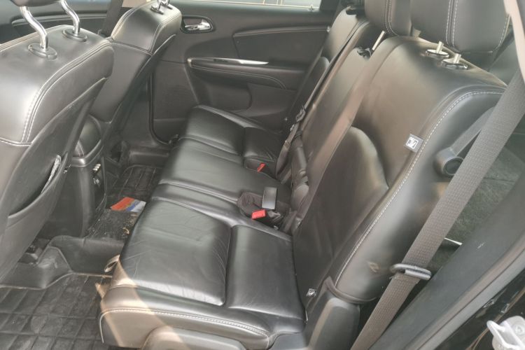 道奇 酷威 2015款 2.0TD 四驱尊尚版中控内饰7004