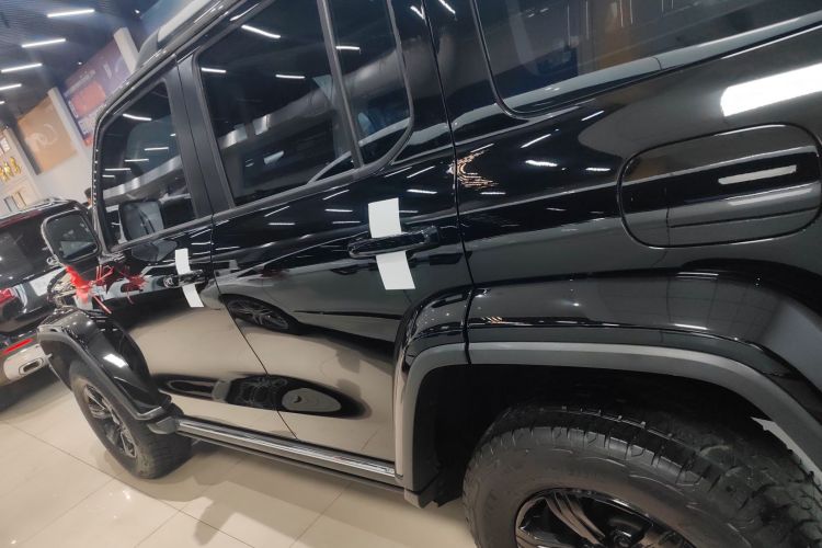 坦克300 2023款 城市版 2.0T 很有型车身外观4