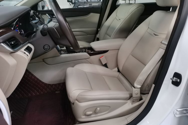 凯迪拉克XTS 2014款 28T 舒适型中控内饰19