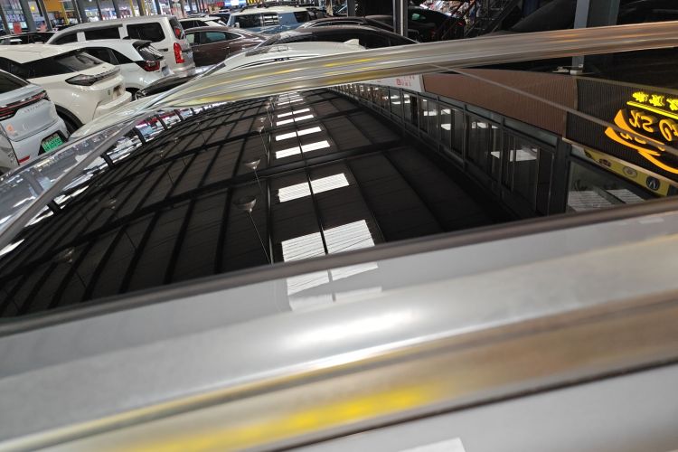 广汽传祺 传祺GS8 2022款 领航系列 2.0TGDI 四驱豪华智联版（六座）局部细节57