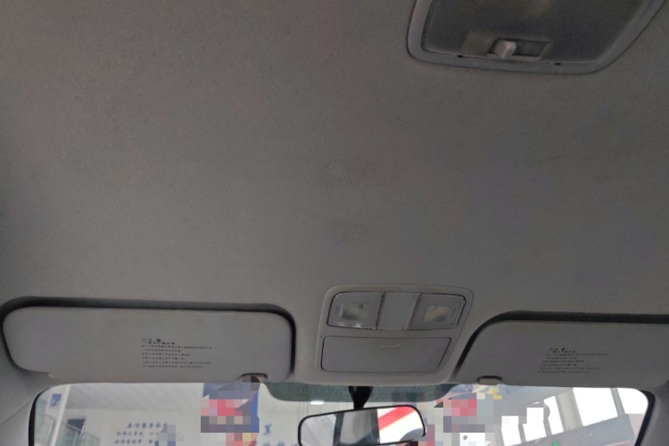 现代 悦动 2015款 1.6L 手动舒适型中控内饰22