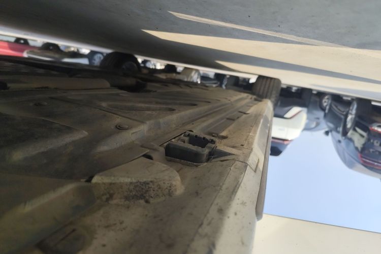 奔驰C级 2018款 C 180 L 时尚型运动版局部细节9001