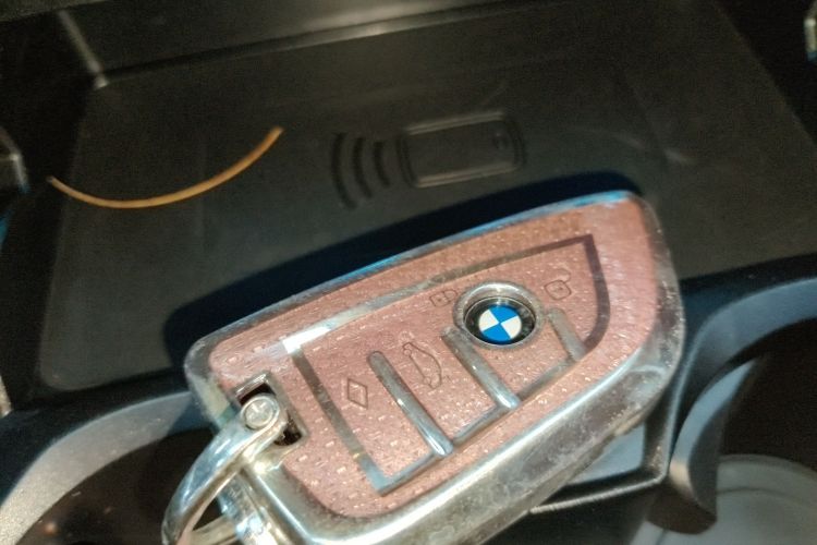 宝马3系 2025款 325Li M运动套装中控内饰7001