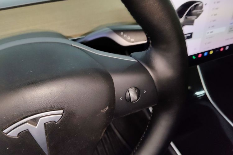 特斯拉 Model 3 2019款 标准续航后驱升级版中控内饰18