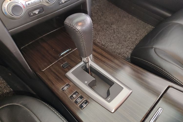 日产 天籁 2011款 公爵 2.5L XV尊雅版局部细节18