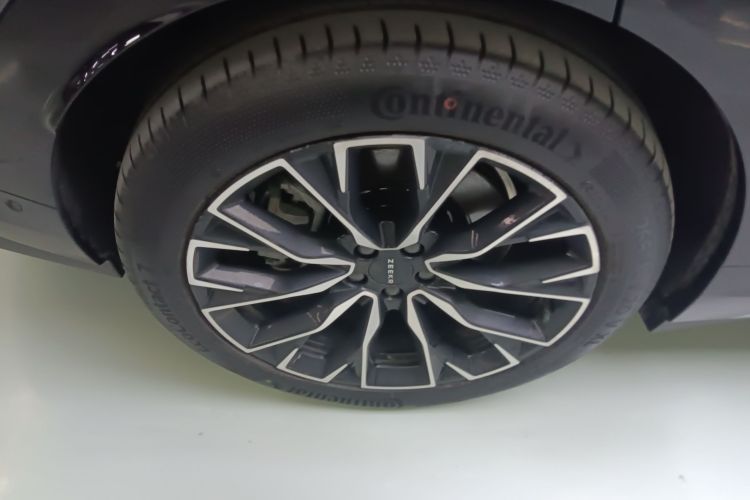 极氪7X 2025款 75kWh 后驱智驾版车身外观6008