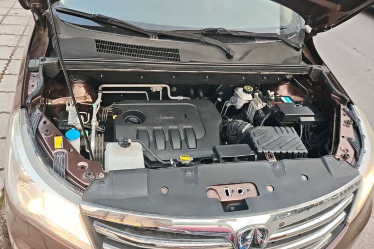 北汽威旺M50F 2017款 1.5L 舒适型机舱底盘24