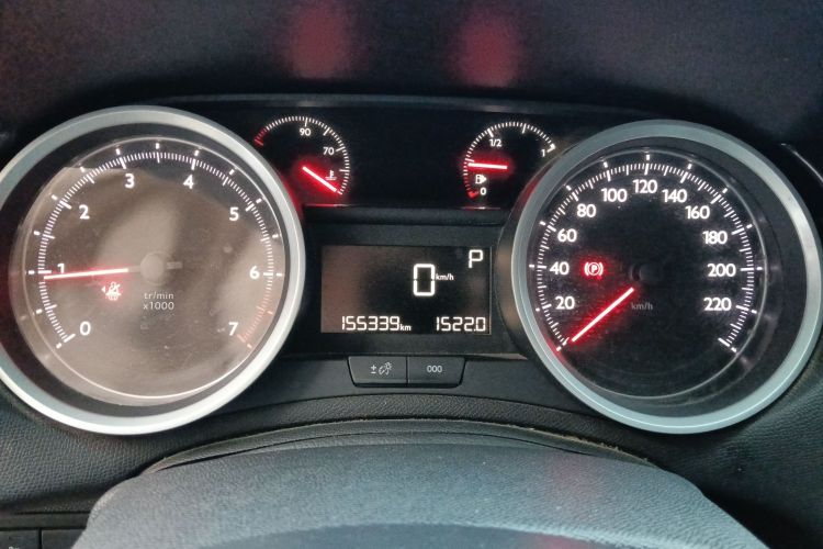 标致408 2014款 1.8L 自动豪华版中控内饰14