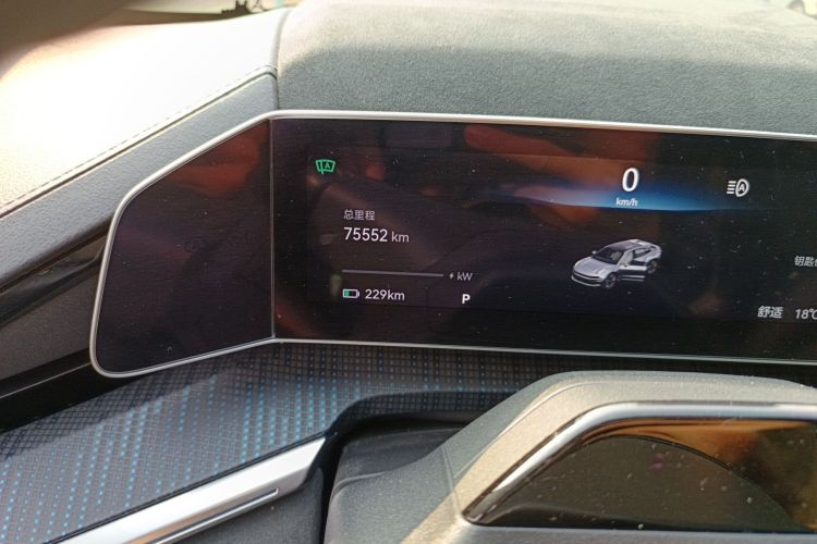 极氪001 2022款 超长续航单电机 WE版中控内饰15