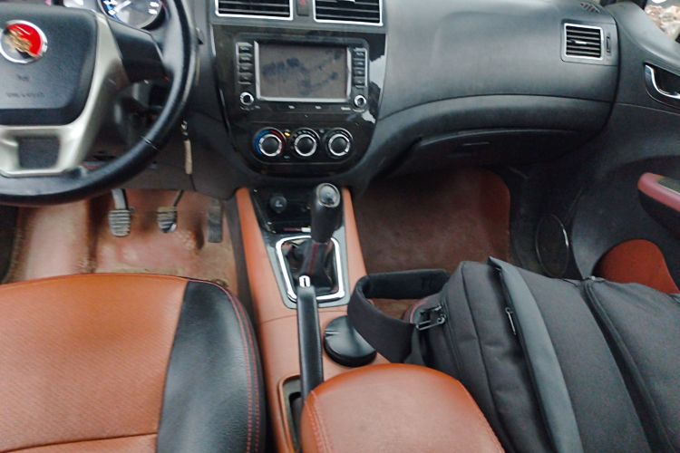 东风风行 景逸X5 2015款 1.6L 手动尊享型中控内饰18