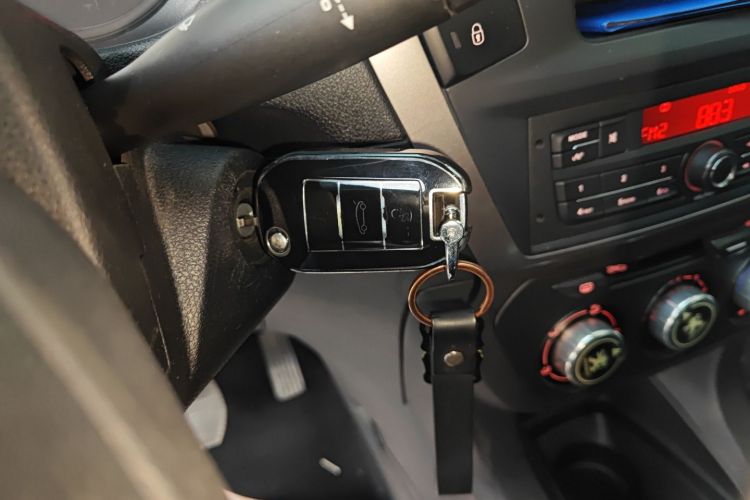 标致301 2014款 1.6L 手动舒适版中控内饰7001