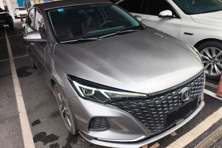 长安 逸动 2020款 PLUS 蓝鲸NE 1.4T GDI DCT旗舰型车身外观3