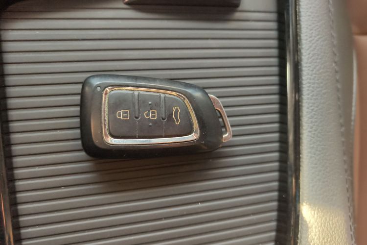 东风风神AX7 2018款 1.6T 自动豪华型特供版中控内饰7001