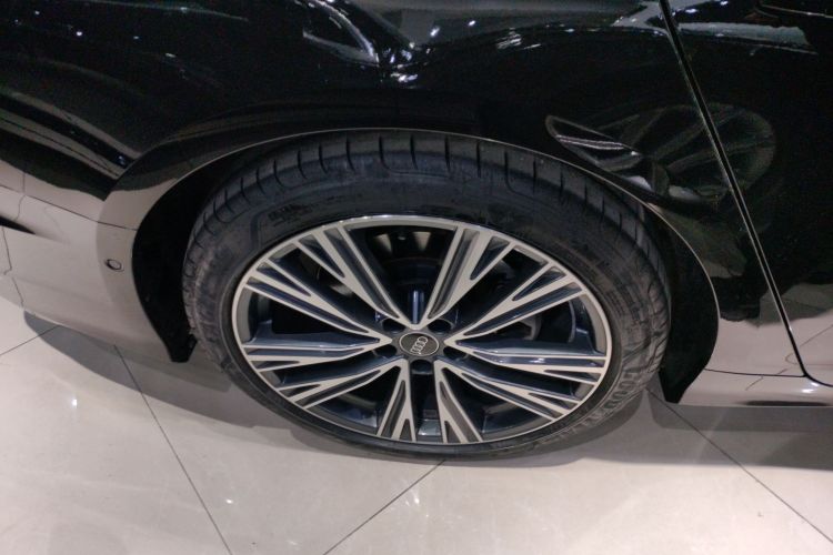 奥迪A6L 2024款 45 TFSI quattro 臻选动感型车身外观6008