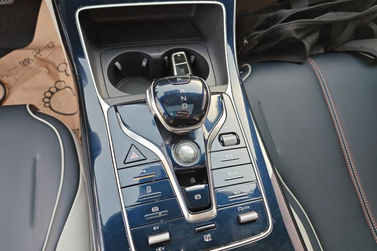 比亚迪 秦PLUS 2021款 DM-i 120KM 尊贵型局部细节18