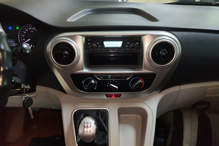 江淮瑞风 瑞风M3 2023款 PLUS 1.5T 5/7座经典版中控内饰16