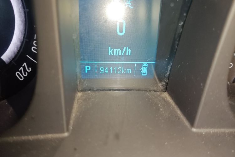 别克GL8 2017款 25S 尊贵型 国V中控内饰15