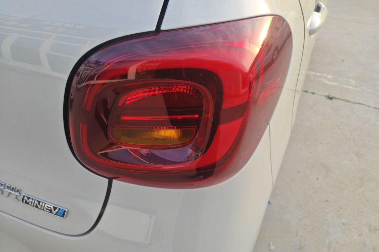 五菱汽车 宏光MINIEV 2025款 四门版 进阶款车身外观9