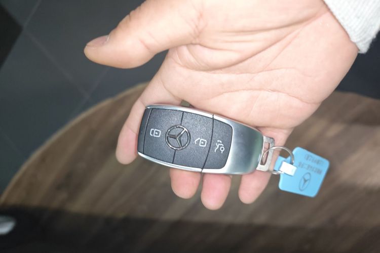 奔驰GLB 2023款 GLB 220 动感型中控内饰11