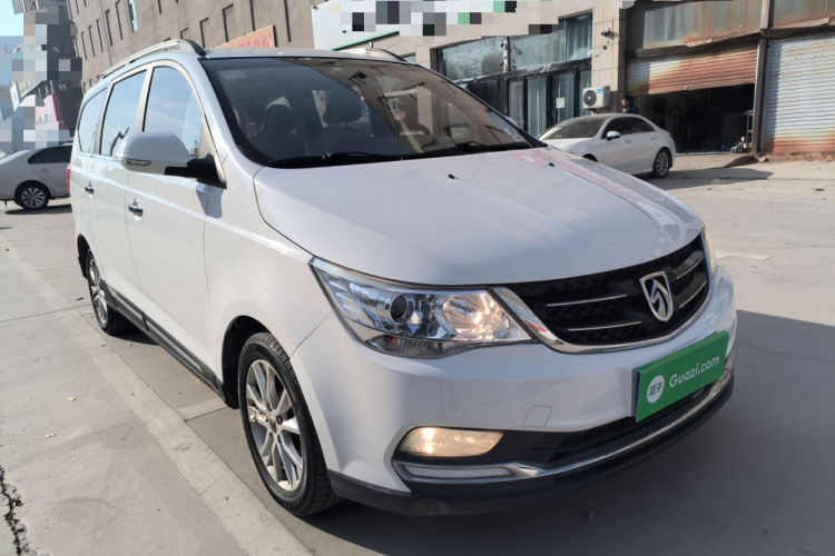 宝骏730 2016款 1.5L 手动舒适型 7座 国V车身外观3