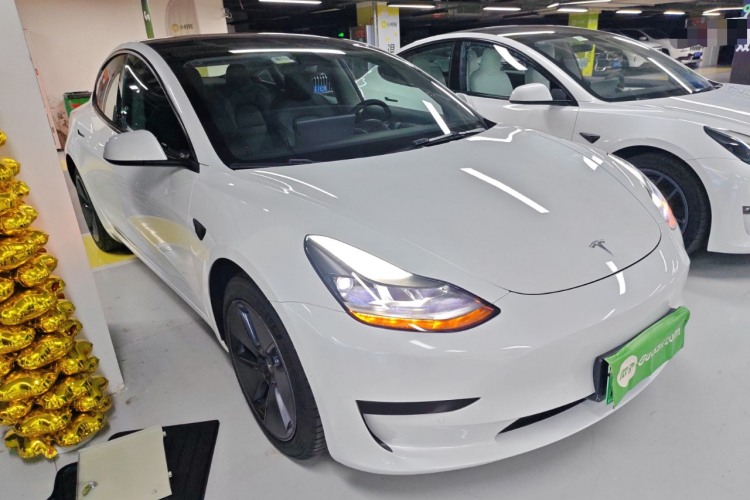特斯拉 Model 3 2022款 后轮驱动版车身外观3
