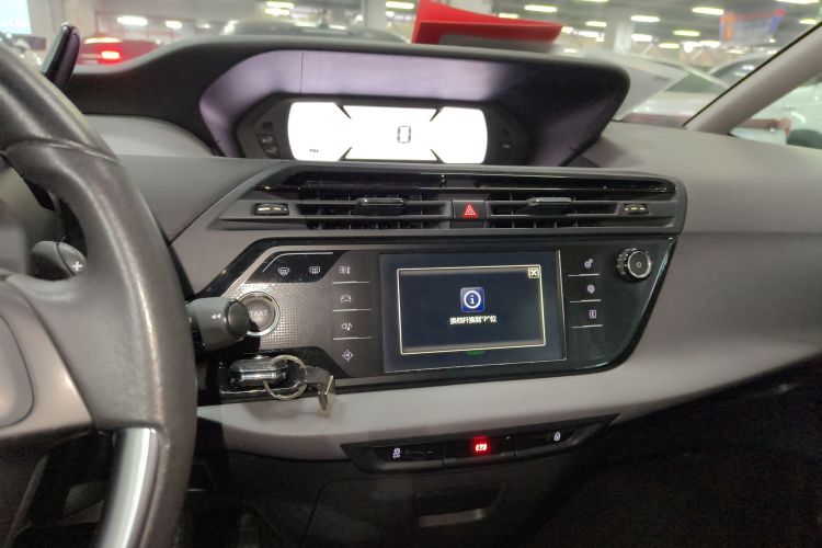 雪铁龙 C4 PICASSO 2015款 Grand 1.6T 时尚型 7座中控内饰16