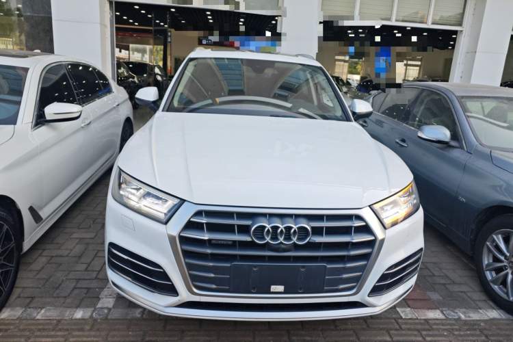 奥迪Q5L 2020款 改款 40 TFSI 荣享时尚型车身外观2