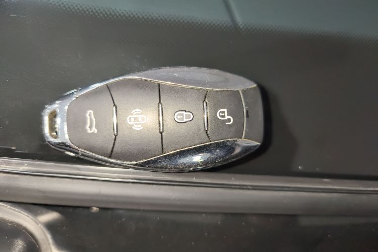 红旗HS7 PHEV 2024款 2.0T PHEV 四驱旗畅版 6座中控内饰11