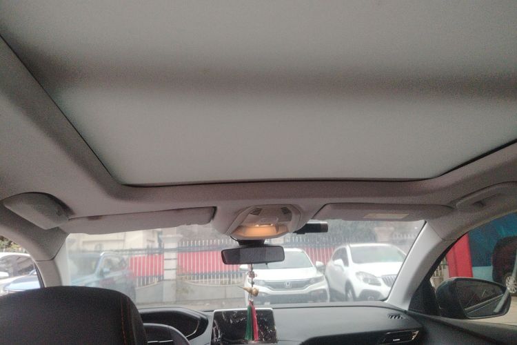 标致5008 2017款 350THP 7座精英版中控内饰22