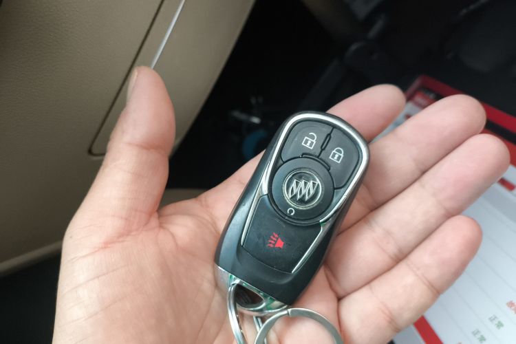 别克GL8 2017款 ES 28T 尊享型 国V中控内饰7001