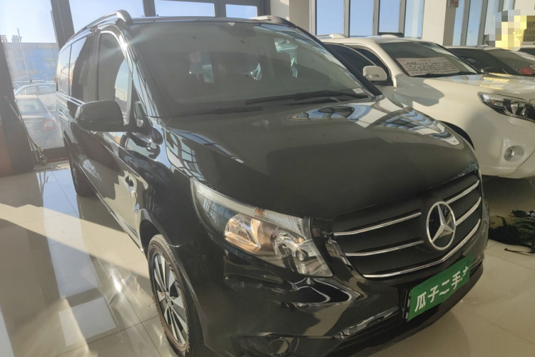 奔驰 威霆 2021款 2.0T 精英版 7座车身外观6002