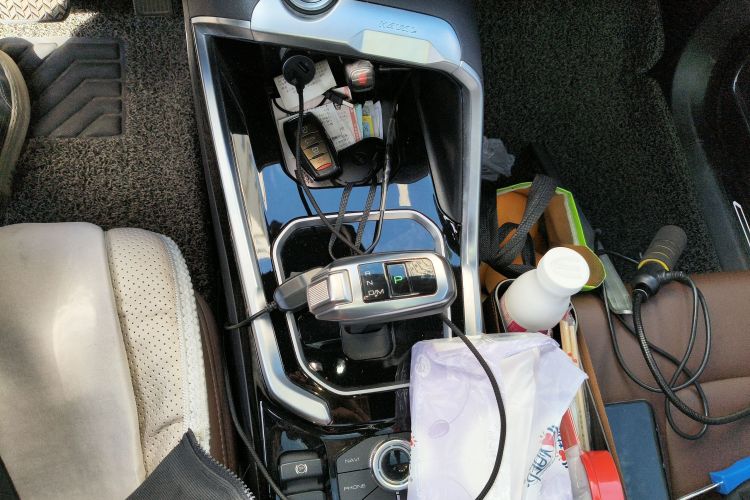 哈弗H6 2017款 红标 2.0T 自动两驱领尚型中控内饰18