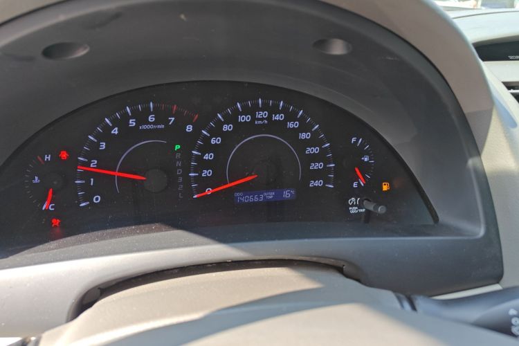 丰田 凯美瑞 2013款 200E 经典精英版中控内饰14