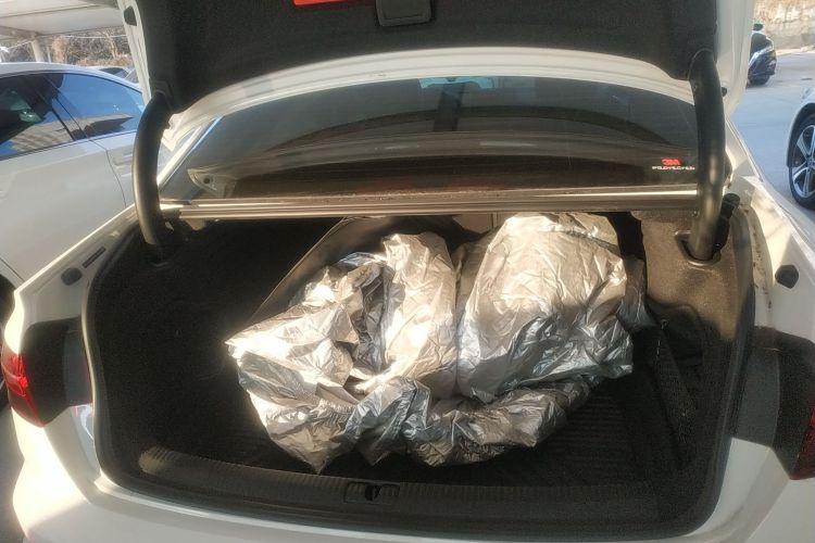 奥迪A4L 2025款 200万辆悦享版 40 TFSI 时尚动感型局部细节23