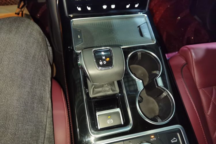 红旗HS7 2022款 3.0T 自动四驱智联旗畅版 七座中控内饰18