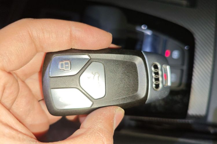 奥迪Q5L Sportback 2021款 45 TFSI 豪华型中控内饰11