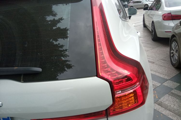 沃尔沃XC60 2025款 B5 四驱智逸豪华版车身外观6006