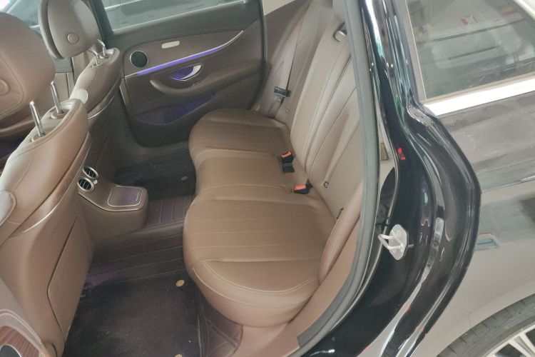 奔驰E级 2023款 改款 E 300 L 时尚型中控内饰21