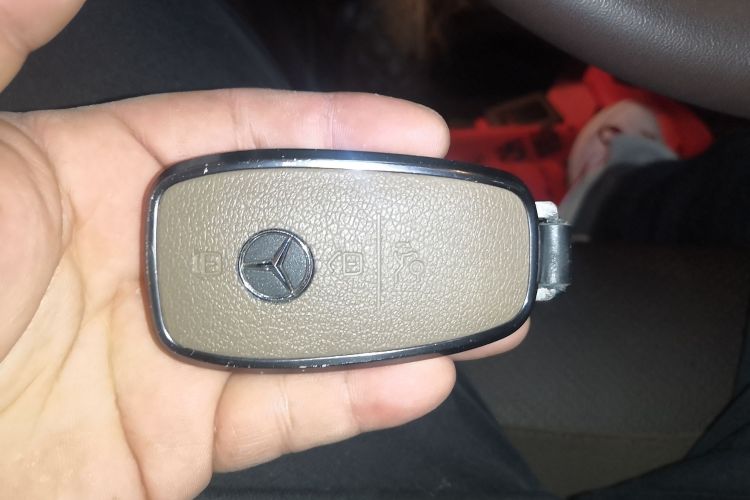 奔驰GLC 2022款 改款二 GLC 260 L 4MATIC 豪华型中控内饰7001