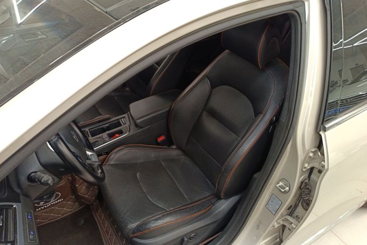 现代 索纳塔 2015款 1.6T GLS智能型局部细节19