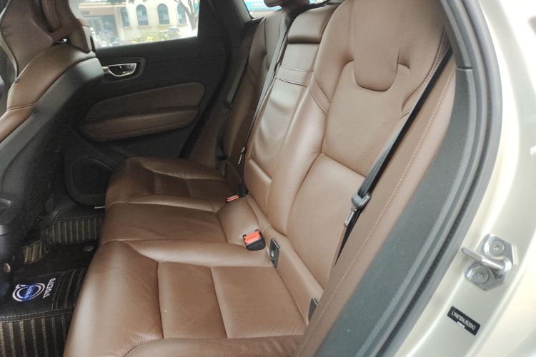 沃尔沃XC60 2020款 T5 四驱智远豪华版中控内饰7004